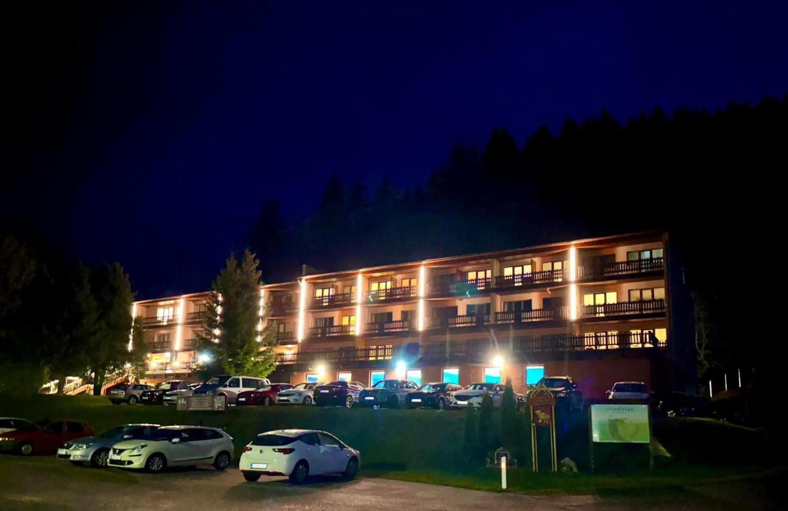 Horský Hotel Podjavorník Papradno Exterior foto
